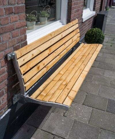 Hangende gevelbank
