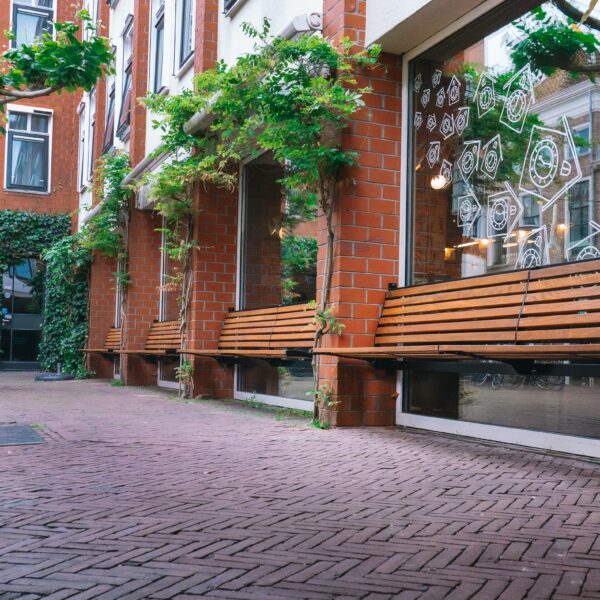 Alternative view of Hangende gevelbank XL